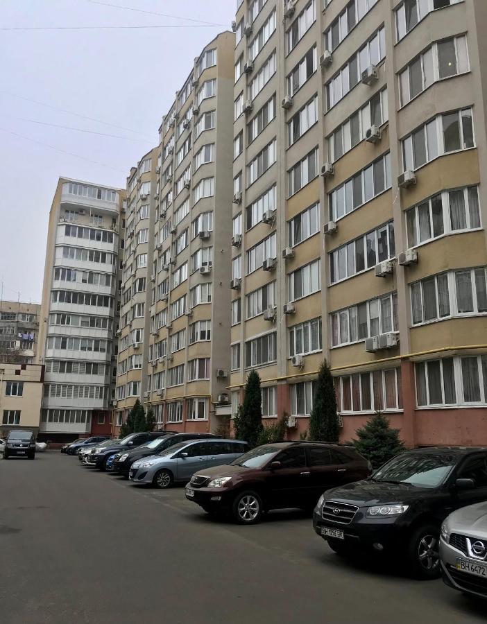 Apartments & Vernissage On Kostandi Street Odessa Luaran gambar